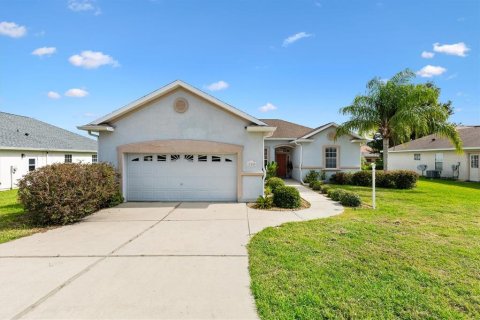 House in Summerfield, Florida 3 bedrooms, 137.03 sq.m. № 1826410 - photo 1