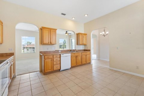 House in Summerfield, Florida 3 bedrooms, 137.03 sq.m. № 1826410 - photo 10