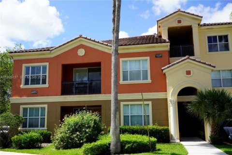 Condominio en Miramar, Florida, 1 dormitorio  № 1983756