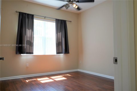 Condominio en alquiler en Miramar, Florida, 1 dormitorio, 72 m2 № 1983756 - foto 9