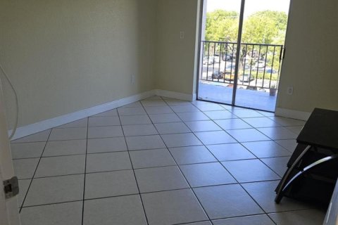 Copropriété à louer à Hialeah, Floride: 1 chambre, 67.35 m2 № 2083401 - photo 5