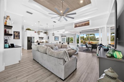 House in Englewood, Florida 3 bedrooms, 194.91 sq.m. № 2258758 - photo 6