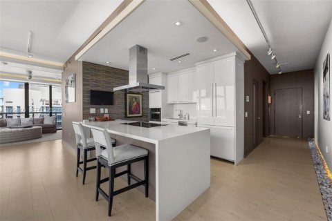 Condominio en alquiler en Miami Beach, Florida, 1 dormitorio, 122.91 m2 № 2008393 - foto 19