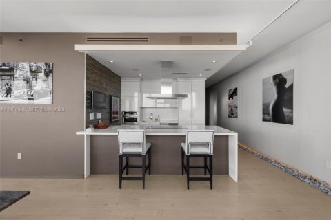 Condominio en alquiler en Miami Beach, Florida, 1 dormitorio, 122.91 m2 № 2008393 - foto 20