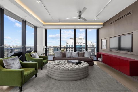 Condominio en Miami Beach, Florida, 1 dormitorio  № 2008393