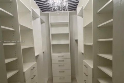 Купить виллу или дом в Майами-Гарденс, Флорида 3 спальни, 176.05м2, № 1991271 - фото 2