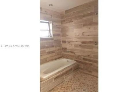 Купить виллу или дом в Майами-Гарденс, Флорида 3 спальни, 176.05м2, № 1991271 - фото 6