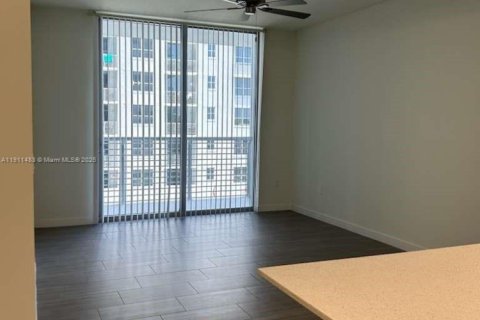 Снять в аренду квартиру в Холливуд, Флорида 1 спальня, № 1967324 - фото 8