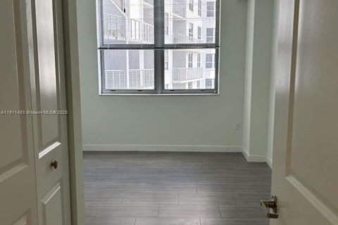 Снять в аренду квартиру в Холливуд, Флорида 1 спальня, № 1967324 - фото 5