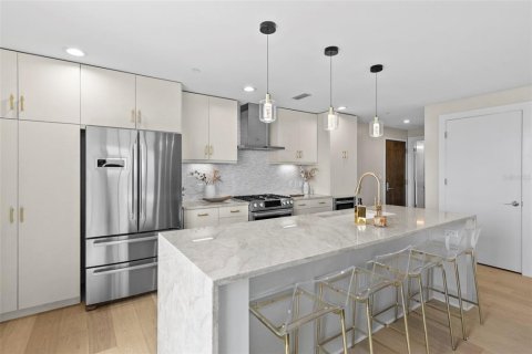 Condo in Saint Petersburg, Florida, 1 bedroom  № 2197726 - photo 8