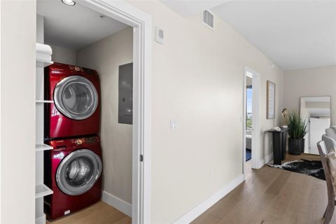 Condo in Saint Petersburg, Florida, 1 bedroom  № 2197726 - photo 26