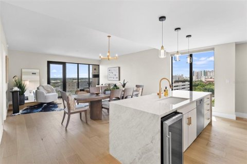 Condo in Saint Petersburg, Florida, 1 bedroom  № 2197726 - photo 3