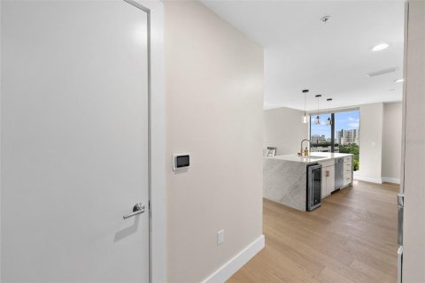 Condo in Saint Petersburg, Florida, 1 bedroom  № 2197726 - photo 2