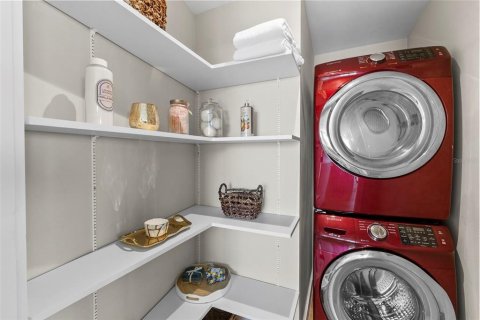Condo in Saint Petersburg, Florida, 1 bedroom  № 2197726 - photo 27