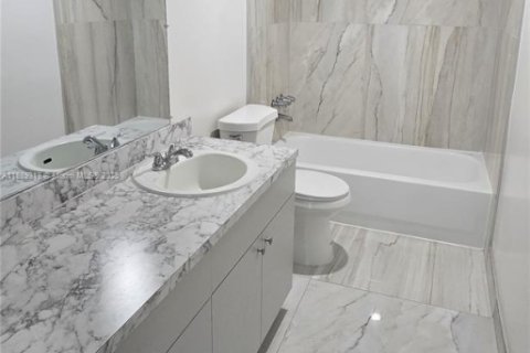 Appartement à louer à Cutler Bay, Floride: 2 chambres, 69.68 m2 № 1941295 - photo 17