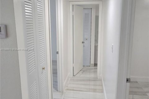 Apartamento en alquiler en Cutler Bay, Florida, 2 dormitorios, 69.68 m2 № 1941295 - foto 12