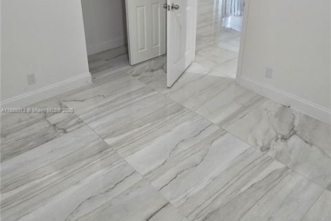 Appartement à louer à Cutler Bay, Floride: 2 chambres, 69.68 m2 № 1941295 - photo 11