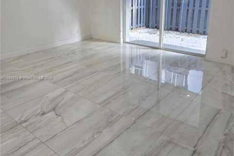 Appartement à louer à Cutler Bay, Floride: 2 chambres, 69.68 m2 № 1941295 - photo 4
