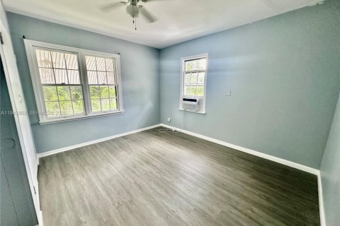 Condominio en alquiler en Miami, Florida, 1 dormitorio № 2059971 - foto 5