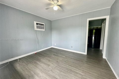 Condominio en alquiler en Miami, Florida, 1 dormitorio № 2059971 - foto 4