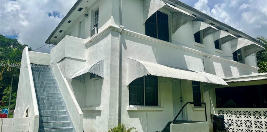 Condominio en Miami, Florida, 1 dormitorio  № 2059971