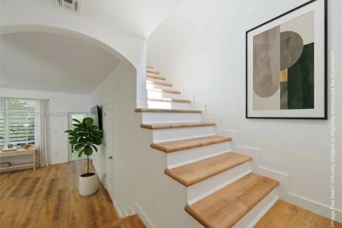 Townhouse in Miami, Florida 2 bedrooms, 78.04 sq.m. № 2049921 - photo 4