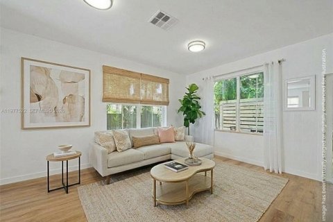 Townhouse in Miami, Florida 2 bedrooms, 78.04 sq.m. № 2049921 - photo 2