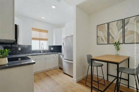 Townhouse in Miami, Florida 2 bedrooms, 78.04 sq.m. № 2049921 - photo 6