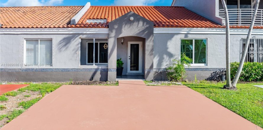 Touwnhouse à Miami, Floride 2 chambres, 103.59 m2 № 1971666