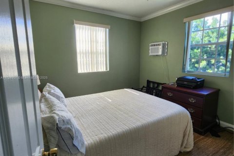 Appartement à louer à Hollywood, Floride: 2 chambres, 267.09 m2 № 1860367 - photo 13