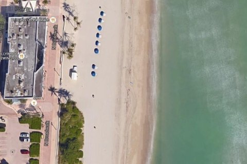 Appartement à louer à Hollywood, Floride: 2 chambres, 267.09 m2 № 1860367 - photo 1