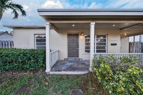 Villa ou maison à louer à Oakland Park, Floride: 2 chambres, 76.92 m2 № 2023362 - photo 25