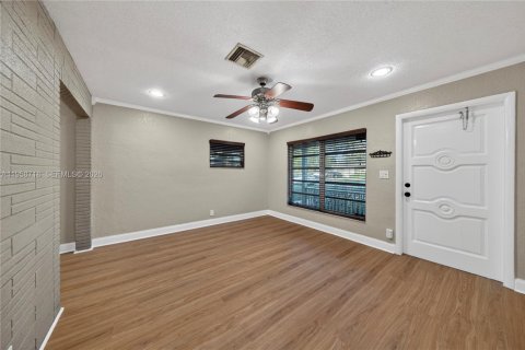 Villa ou maison à louer à Oakland Park, Floride: 2 chambres, 76.92 m2 № 2023362 - photo 9