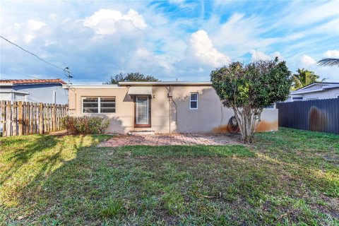 Villa ou maison à louer à Oakland Park, Floride: 2 chambres, 76.92 m2 № 2023362 - photo 24