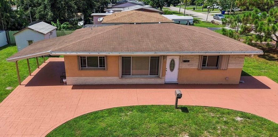 Casa en Hollywood, Florida 3 dormitorios, 113.15 m2 № 2251954