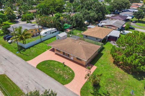 Casa en venta en Hollywood, Florida, 3 dormitorios, 113.15 m2 № 2251954 - foto 5