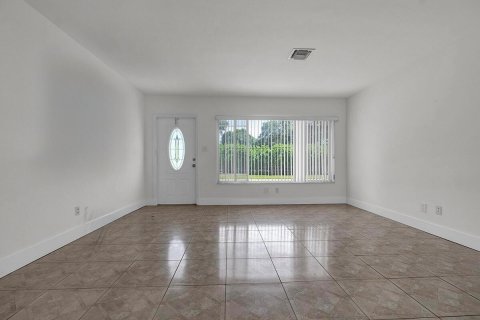 Casa en venta en Hollywood, Florida, 3 dormitorios, 113.15 m2 № 2251954 - foto 8
