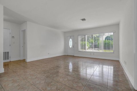 Casa en venta en Hollywood, Florida, 3 dormitorios, 113.15 m2 № 2251954 - foto 7