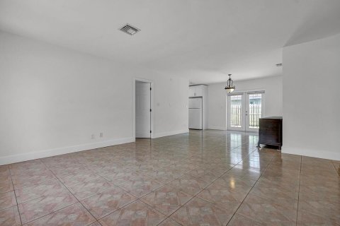 Casa en venta en Hollywood, Florida, 3 dormitorios, 113.15 m2 № 2251954 - foto 11