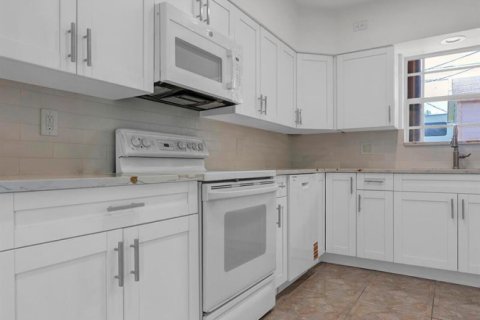 Casa en venta en Hollywood, Florida, 3 dormitorios, 113.15 m2 № 2251954 - foto 18