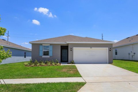 House in Haines City, Florida 4 bedrooms, 148.46 sq.m. № 1856498 - photo 1