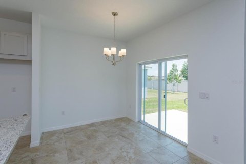 House in Haines City, Florida 4 bedrooms, 148.46 sq.m. № 1856498 - photo 6