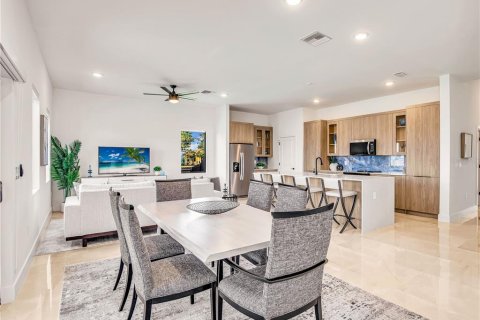 House in Cape Coral, Florida 4 bedrooms, 185.62 sq.m. № 1758440 - photo 4