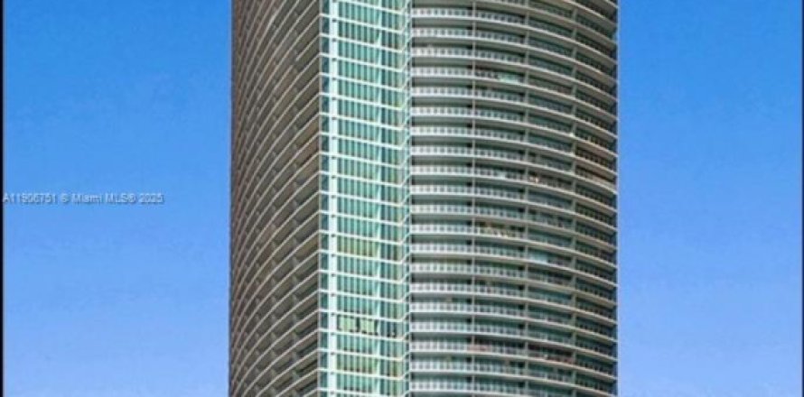 Condominio en Miami, Florida, 1 dormitorio № 1963204