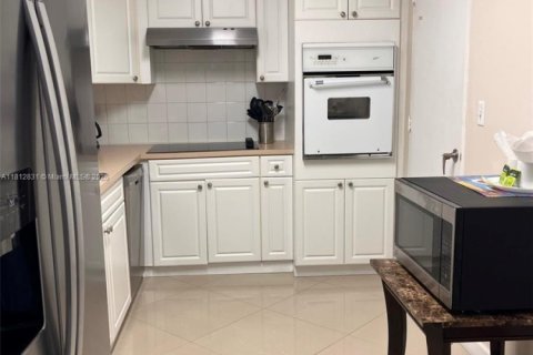 Купить кондоминиум в Холливуд, Флорида 1 спальня, 81.2м2, № 1981667 - фото 8