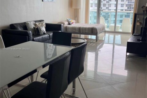 Купить кондоминиум в Холливуд, Флорида 1 спальня, 81.2м2, № 1981667 - фото 3