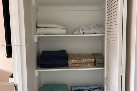 Купить кондоминиум в Холливуд, Флорида 1 спальня, 81.2м2, № 1981667 - фото 10