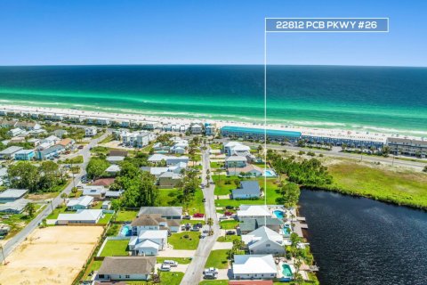 House in Panama City Beach, Florida 4 bedrooms, 219.25 sq.m. № 560966 - photo 1
