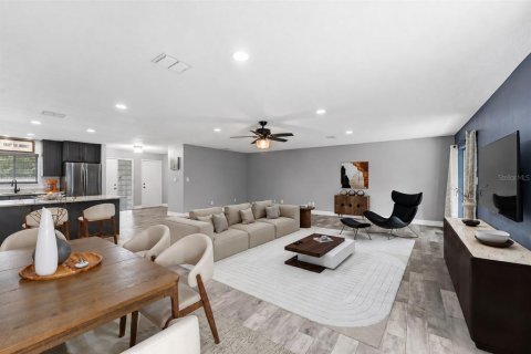Villa ou maison à vendre à Orlando, Floride: 3 chambres, 174.01 m2 № 2330420 - photo 8