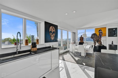 Copropriété à vendre à Miami Beach, Floride: 2 chambres, 135.27 m2 № 2016934 - photo 14